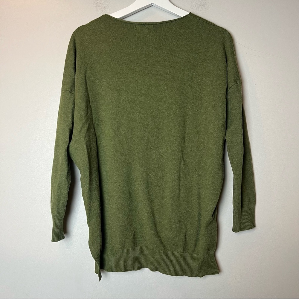 Akaiv Dark‎ Green V-Neck Sweater S/M - Picture 2 of 7